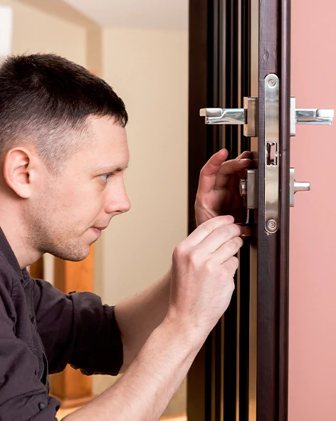 : Professional Locksmith For Commercial And Residential Locksmith Services in Lauderhill, FL