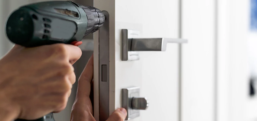 Locksmith For Lock Replacement Near Me in Lauderhill, FL