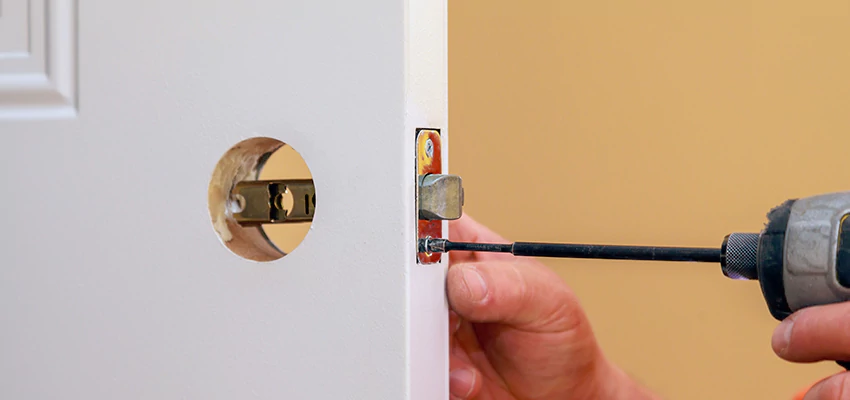 Stuck Door Knobs Repair in Lauderhill, FL